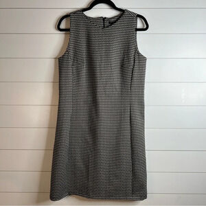 Ann Taylor Black Cream‎ Sleeveless Lined Zippered Mini Dress. Size Medium.